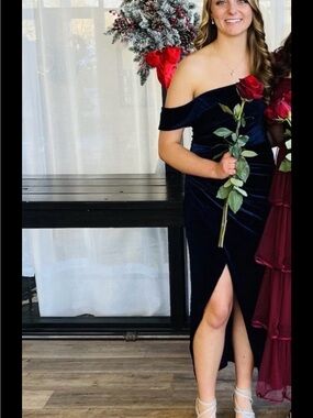 Lulu's Off-Shoulder Navy Velvet Midi Dress with Front Slit